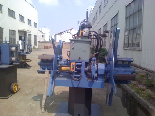 Máy hàn ống thép hợp kim với bộ tích lũy và bàn chạy ra để sản xuất ống công nghiệp liên tục
